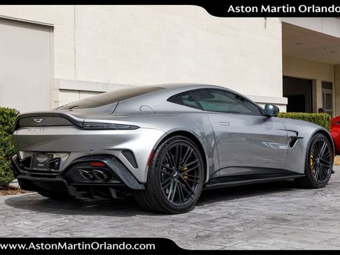 Used 2025 Aston Martin V8 Vantage Coupe image 27