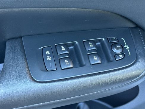 Certified 2023 Volvo S60 B5 Plus w/ Climate Package image 12