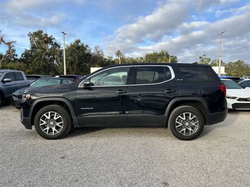 Used 2023 GMC Acadia SLE image 3
