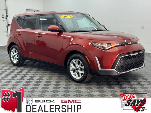 Used 2025 Kia Soul LX w/ LX Technology Package FWD image 1