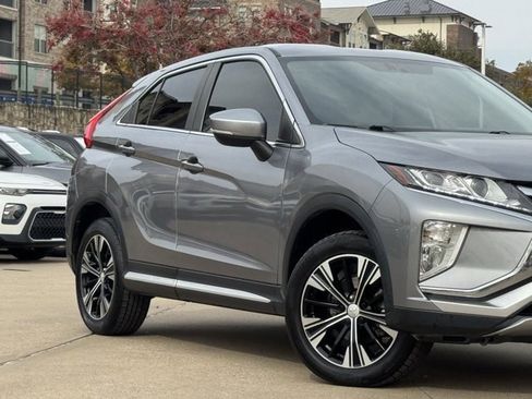 Used 2018 Mitsubishi Eclipse Cross SE image 3