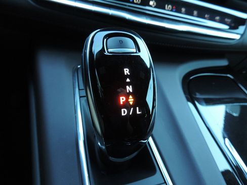 Certified 2024 Cadillac Escalade Sport Platinum w/ LPO, ONYX Package AWD/4WD image 27