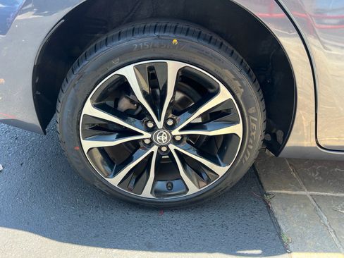 Used 2017 Toyota Corolla SE w/ Carpet Mat Package (TMS) FWD image 9