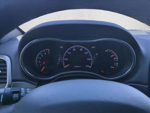 Used 2019 Jeep Grand Cherokee Limited image 10