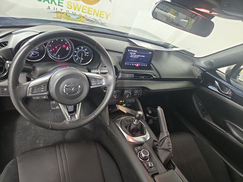 Used 2022 MAZDA MX-5 Miata Club RWD image 12