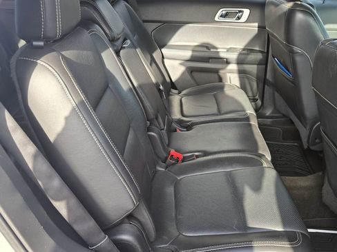 Used 2015 Ford Explorer Sport w/ Equipment Group 401A image 8