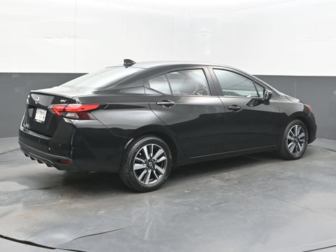 Used 2021 Nissan Versa SV FWD image 7