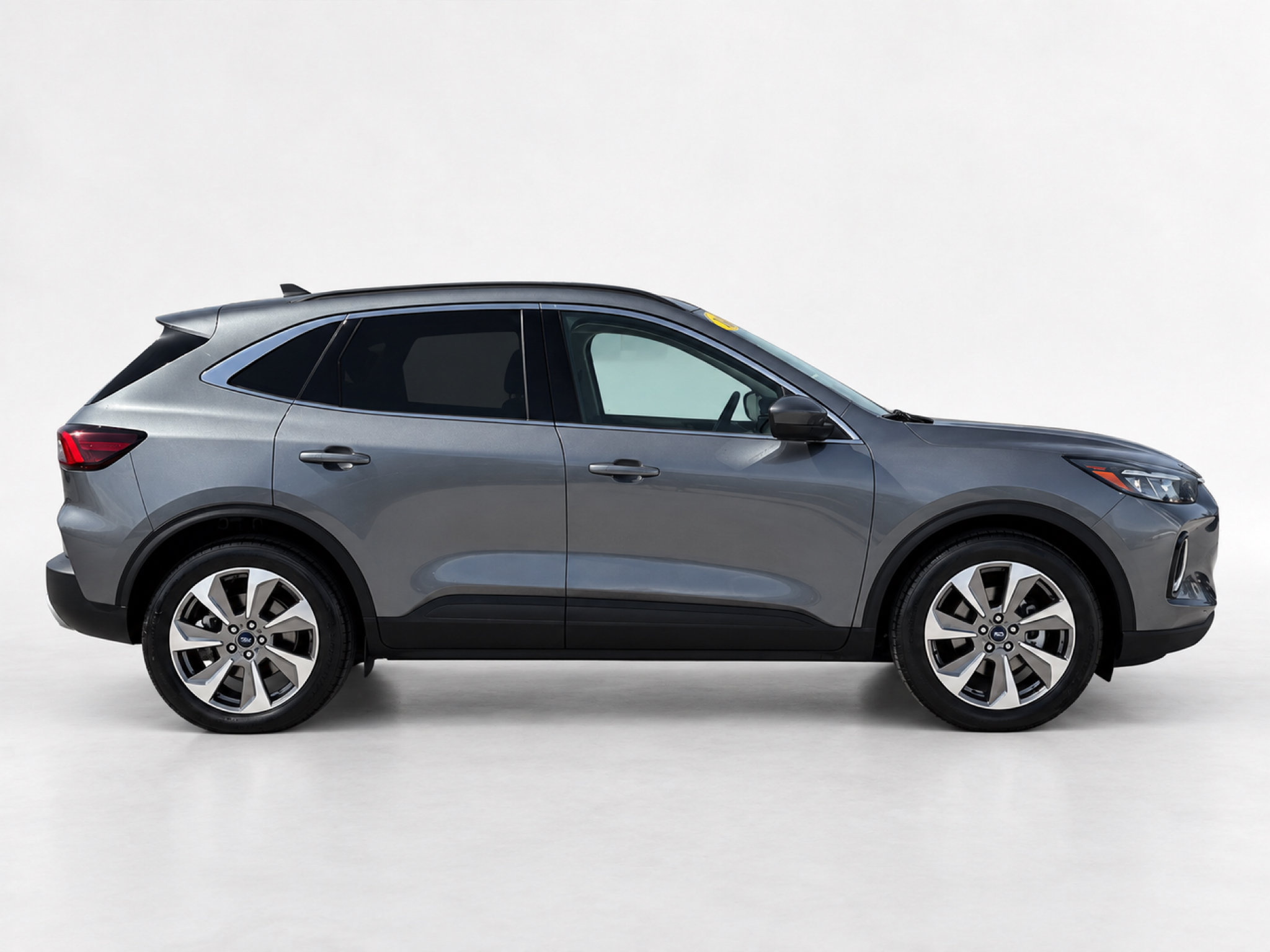 Used 2023 Ford Escape Platinum FWD image 6