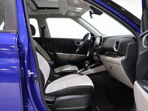 Used 2023 Hyundai Venue SEL FWD image 33