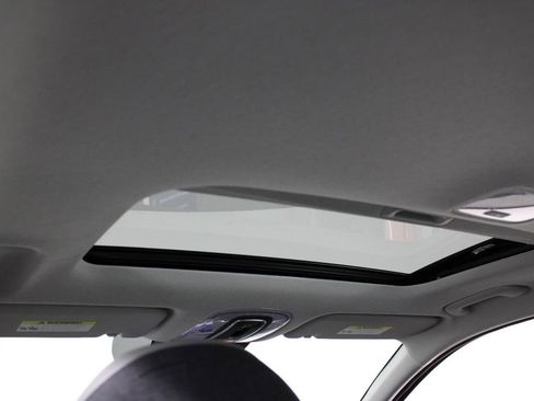 Certified 2025 Hyundai Elantra Limited image 21