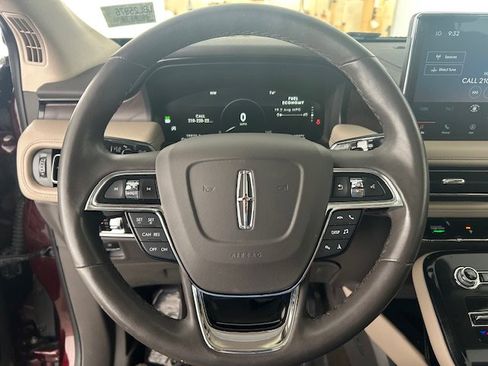 Used 2023 Lincoln Nautilus Reserve w/ Luxury Package AWD/4WD image 17