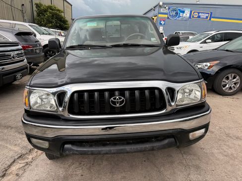 Used 2004 Toyota Tacoma PreRunner RWD image 2