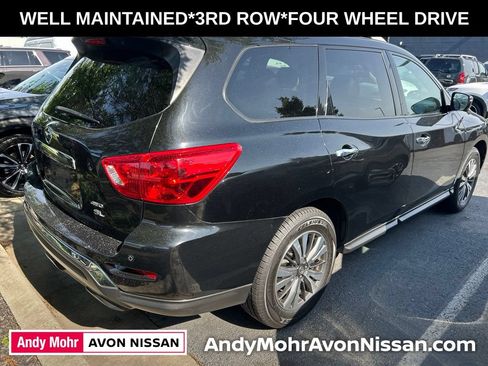 Used 2020 Nissan Pathfinder SL AWD/4WD image 3