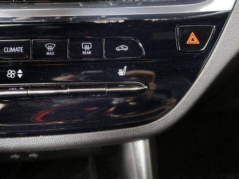 Used 2025 Buick Envista Avenir image 46