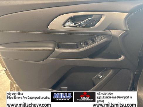 Used 2020 Chevrolet Traverse LT image 8