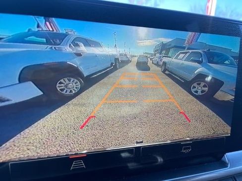 Used 2022 GMC Sierra 1500 Elevation image 13