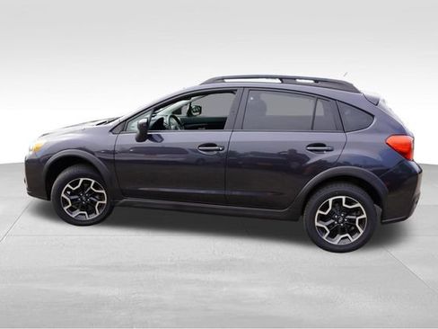 Used 2016 Subaru Crosstrek 2.0i Premium w/ Moonroof Package AWD/4WD image 9