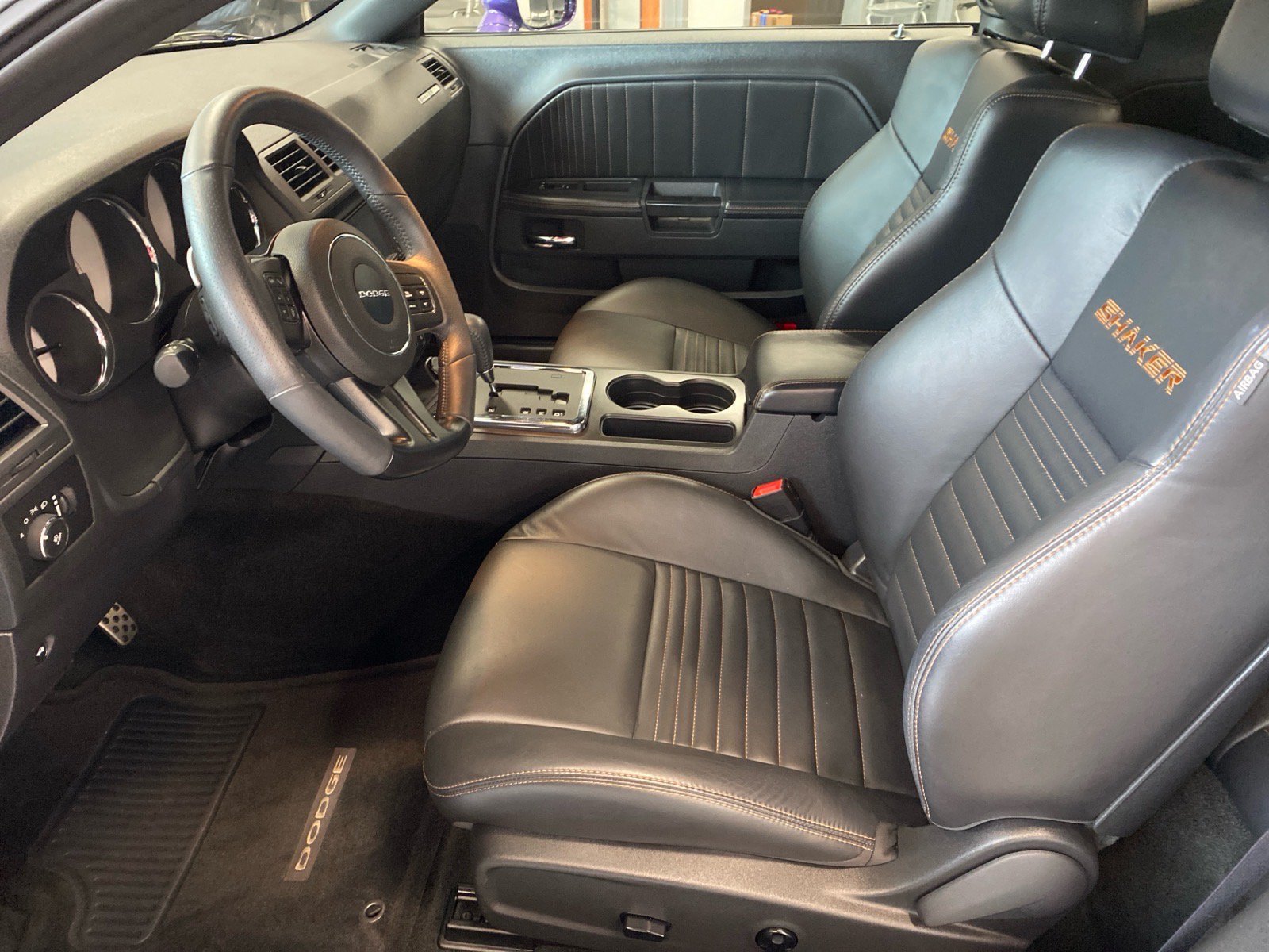 Used 2014 Dodge Challenger R/T RWD image 9
