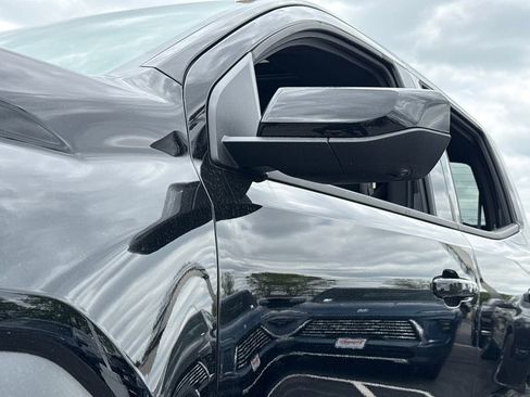 New 2026 GMC Canyon AT4 w/ Technology Plus Package AWD/4WD image 13