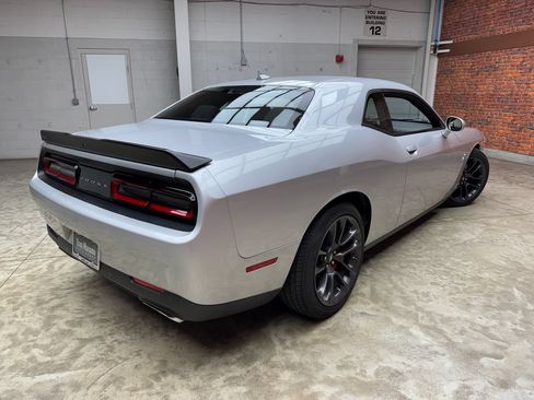 Used 2021 Dodge Challenger R/T Scat Pack RWD image 5