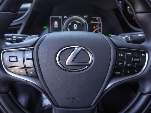 Certified 2025 Lexus ES 300h w/ Luxury Package FWD image 14