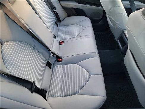 Used 2023 Toyota Camry SE w/ Cold Weather Package image 16