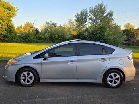 Used 2012 Toyota Prius Four w/ Deluxe Solar Roof Pkg FWD image 10