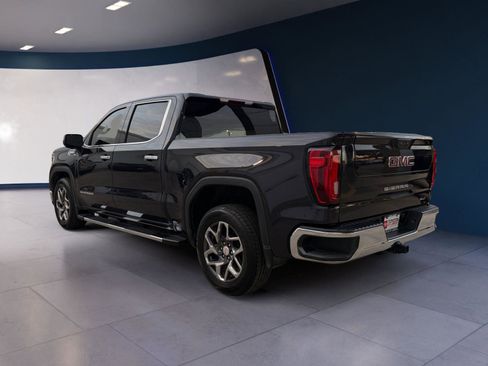 Used 2023 GMC Sierra 1500 SLT image 3