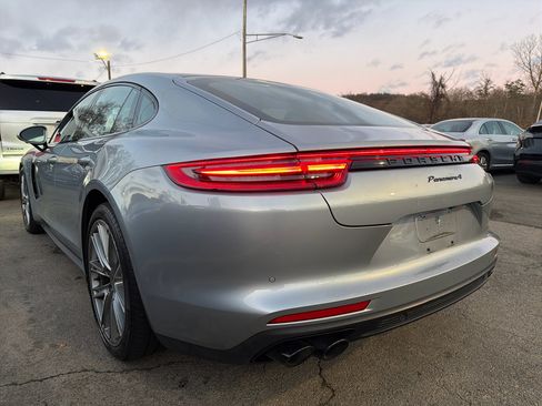 Used 2019 Porsche Panamera 4 image 12