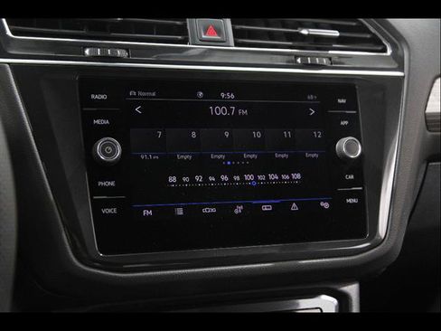 Used 2022 Volkswagen Tiguan SEL R-Line AWD/4WD image 10
