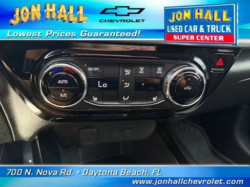 Used 2025 Chevrolet Trax LT w/ Driver Confidence Package FWD image 23