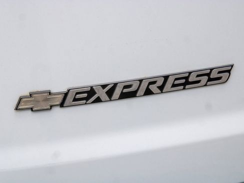 Used 2019 Chevrolet Express 3500 Extended w/ Driver Convenience Package RWD image 38