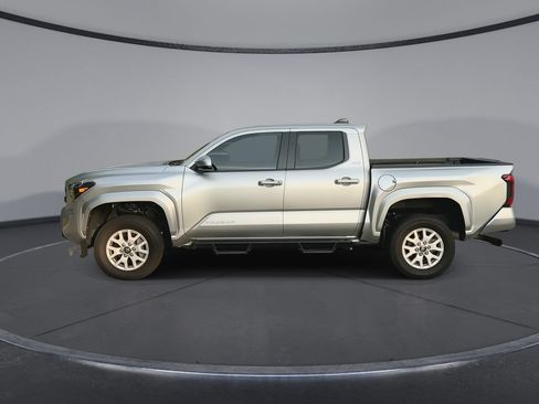Used 2024 Toyota Tacoma SR5 AWD/4WD image 5
