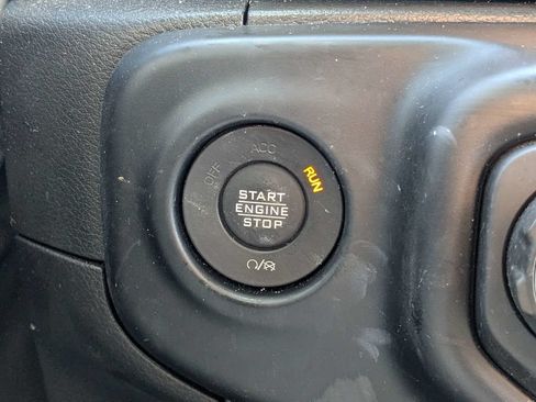 Used 2021 Jeep Wrangler Sport AWD/4WD image 28
