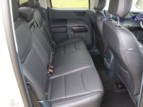 New 2025 Ford Maverick Lariat w/ Black Appearance Package image 9