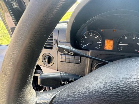 Used 2012 Mercedes-Benz Sprinter 2500 image 21