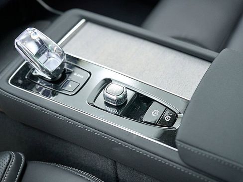New 2026 Volvo XC90 T8 Ultra w/ Protection Package AWD/4WD image 18