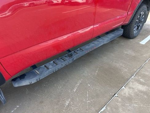 Used 2021 Nissan Titan PRO-4X w/ Pro-4x Convenience Package image 7