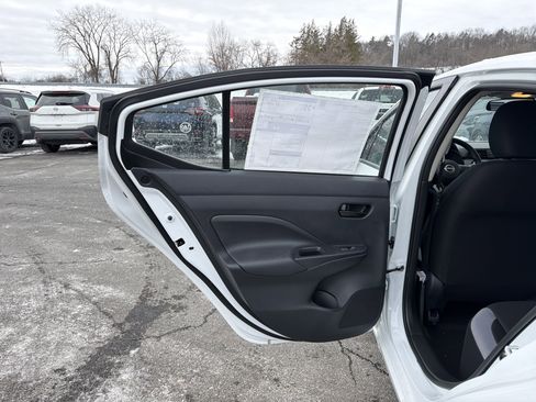 Used 2025 Nissan Versa S w/ Trunk Package image 25