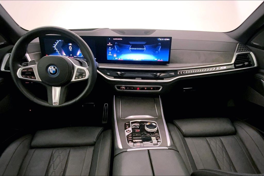 Used 2026 BMW X5 xDrive50e w/ Executive Package AWD/4WD image 16