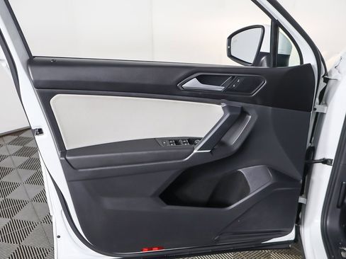Used 2018 Volkswagen Tiguan SEL image 20