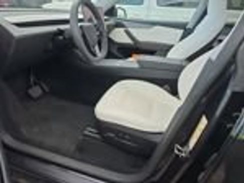 Used 2026 Tesla Model Y Long Range AWD/4WD image 7