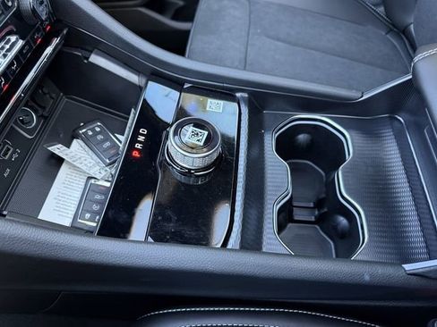New 2025 Jeep Grand Cherokee L Altitude RWD image 27