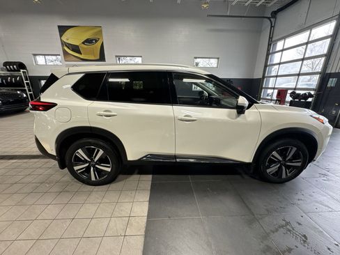 Used 2023 Nissan Rogue SL w/ SL Premium Package image 42