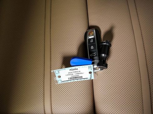 New 2026 Porsche Cayenne image 27