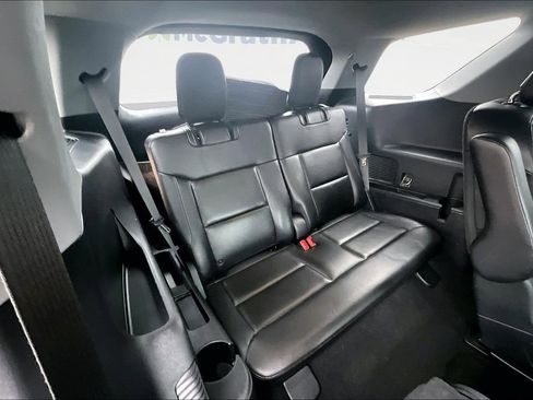 Used 2021 Ford Explorer XLT w/ Equipment Group 202A image 27
