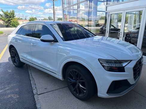 Used 2023 Audi Q8 Premium Plus w/ Premium Plus Package AWD/4WD image 3