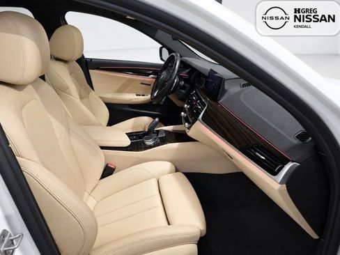 Used 2019 BMW 530i w/ Convenience Package RWD image 11
