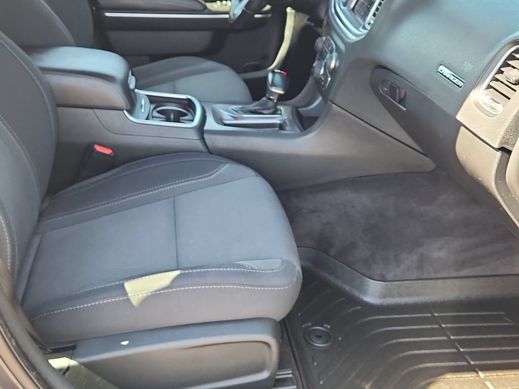 Used 2019 Dodge Charger SXT AWD/4WD image 12