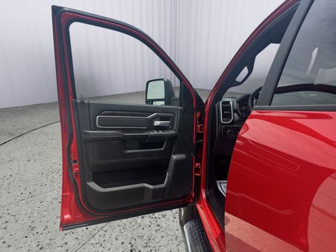 Used 2024 RAM 2500 Big Horn AWD/4WD image 27